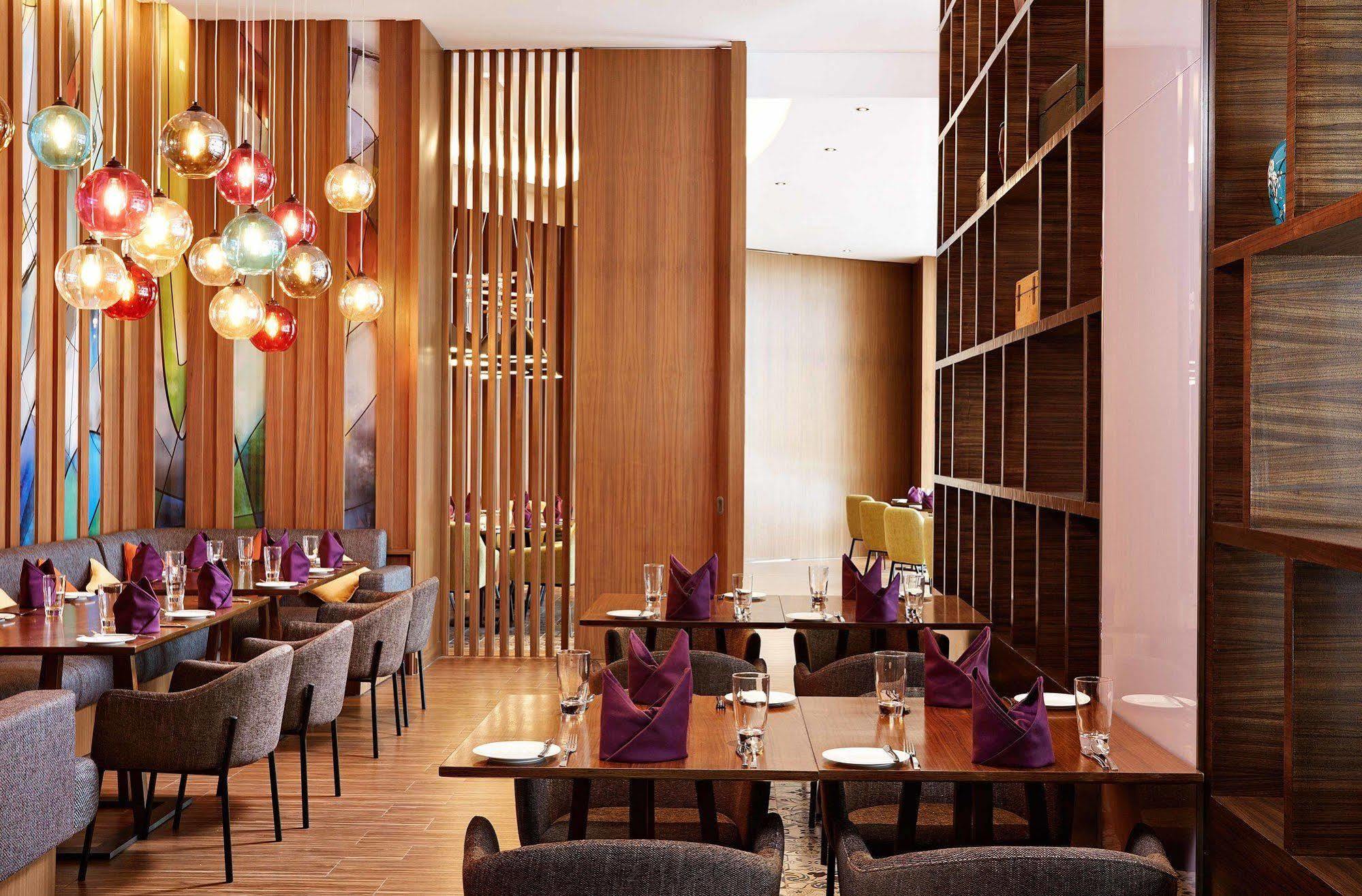 Mercure Shaw Parade 4*